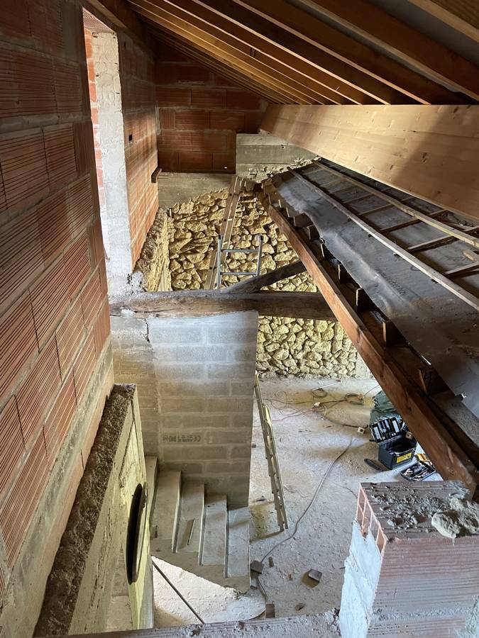 Avant : Combles : création d'un plancher